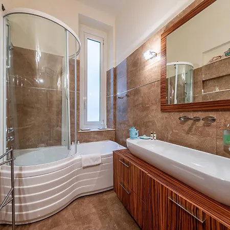 Appartement Castello View - Ampio Nel Centro A Due Passi Dal Mare